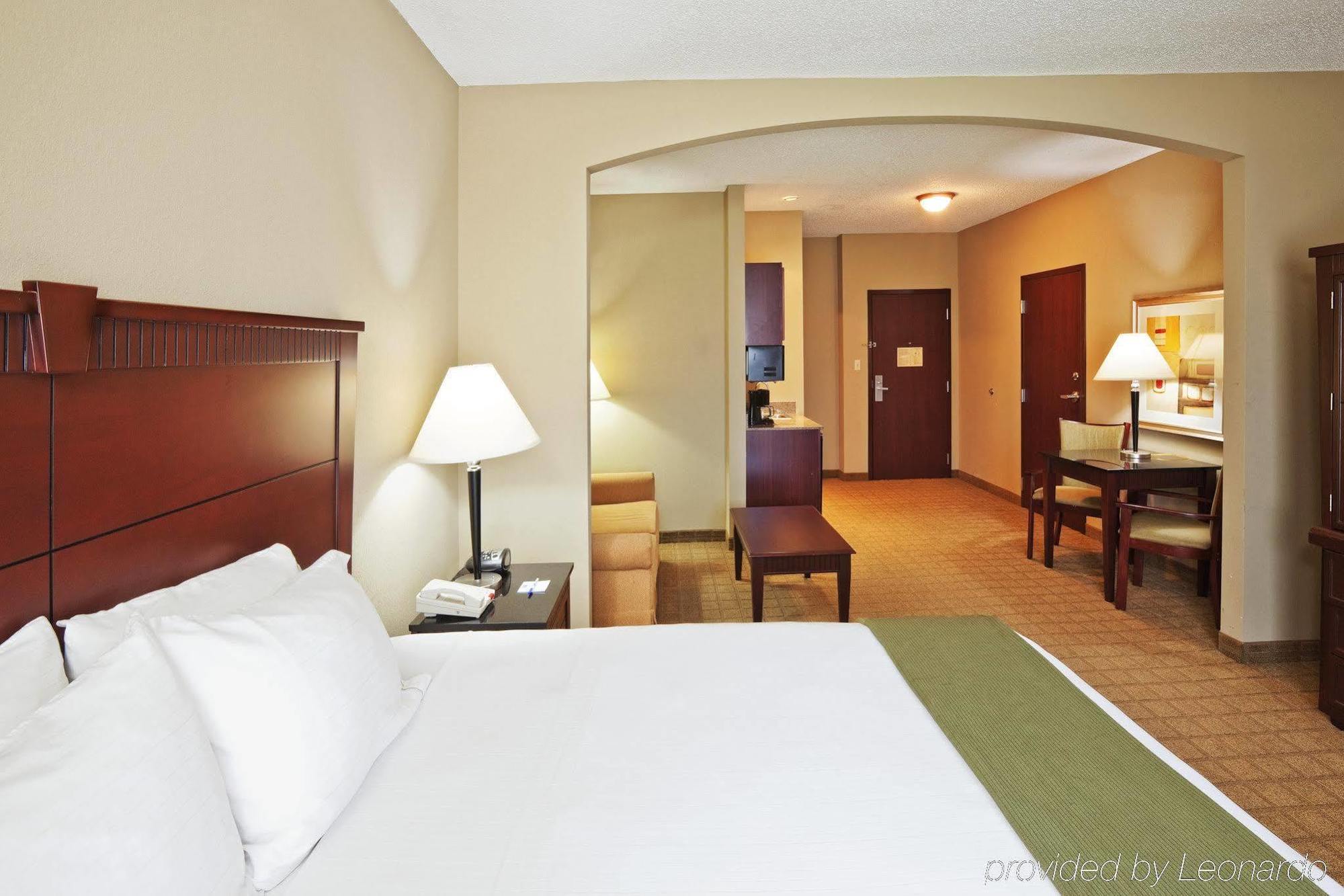 Holiday Inn Express Hotel & Suites Mcalester By Ihg Room photo